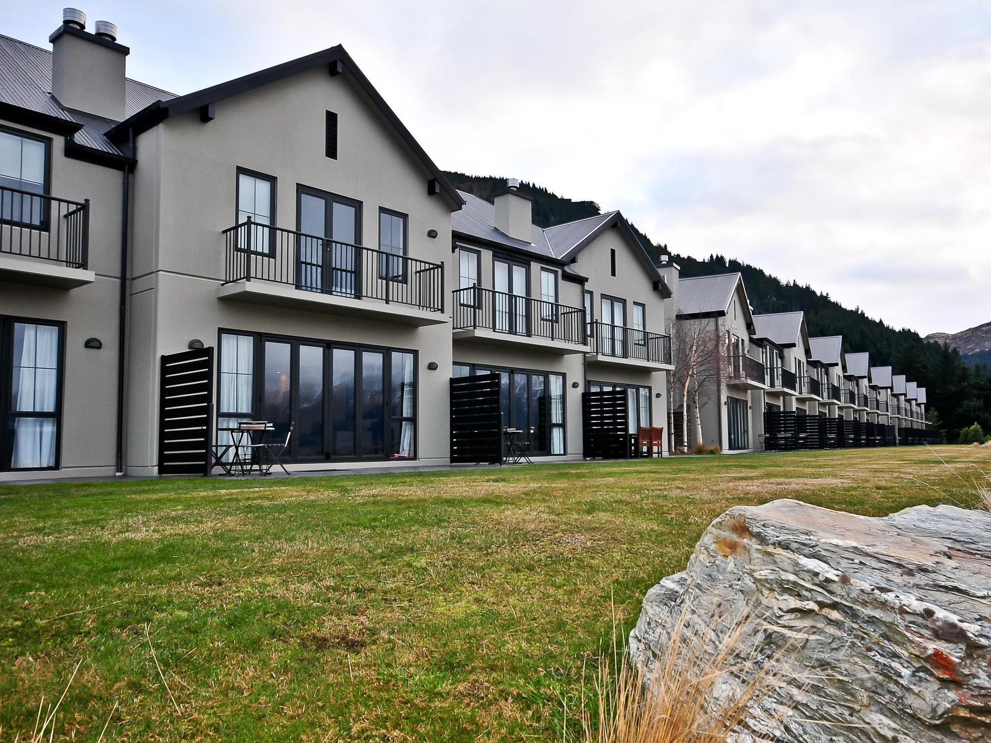 Platinum Queenstown Aparthotel Exterior photo